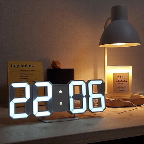 ساعة LED رقمية بمنبه وريموت وتحكم بالسطوع وقياس الحرارة
